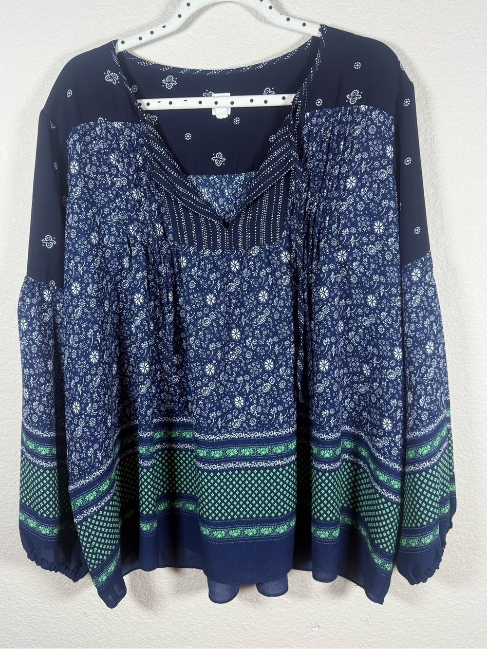 GAP Navy Tunic with Green Border Print and floral print. Beautiful 🤩